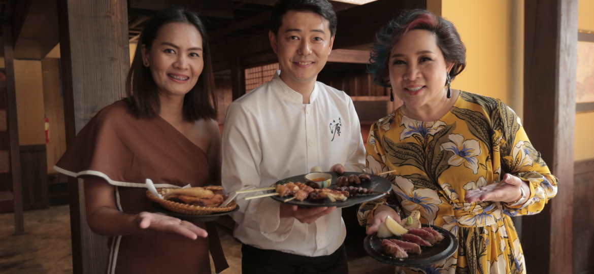 Nagata Kenichi เจ้าของร้าน และ คุณดาว ผจก.ร้าน